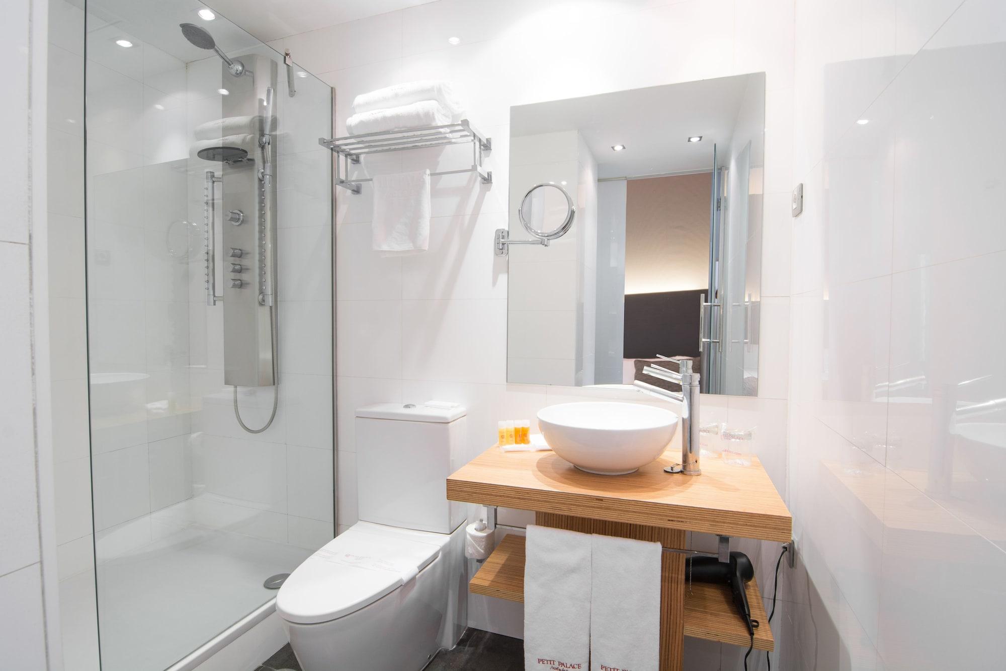 Petit Palace Plaza Del Carmen Hotel Madryt
