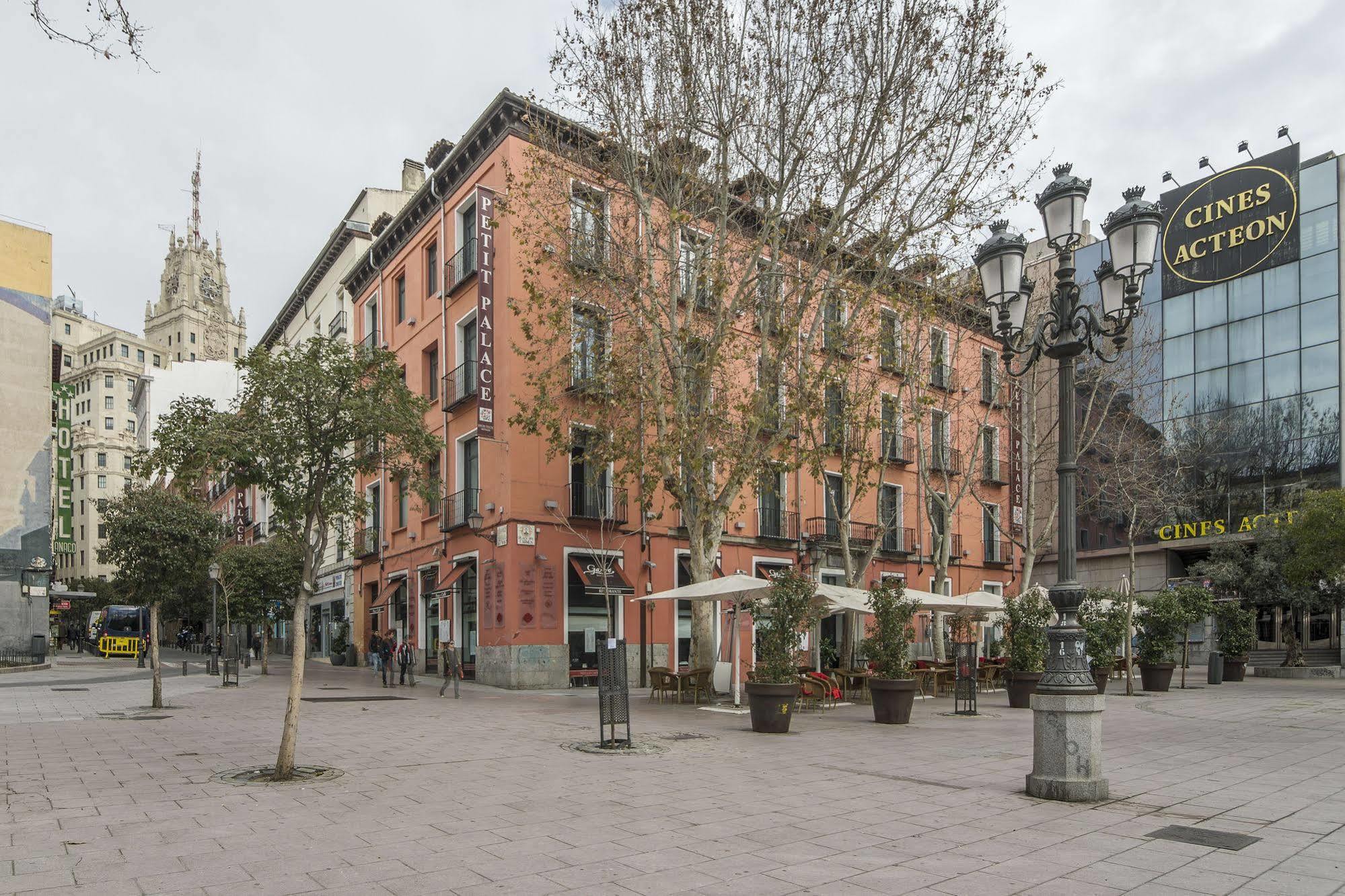 Petit Palace Plaza Del Carmen Madryt