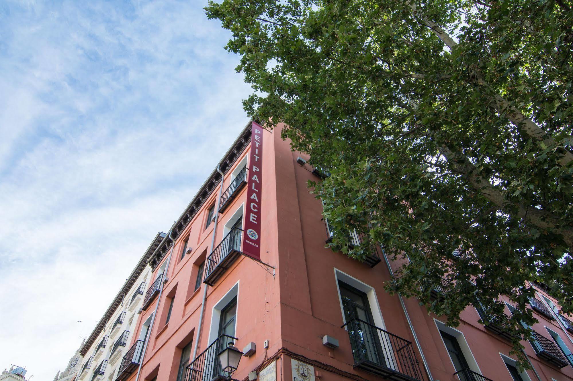 Petit Palace Plaza Del Carmen 4* Madryt